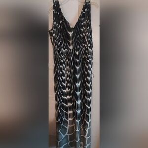 Kate & Mallory Designs Black and White and Gray Patterned Maxi Dress Size Large